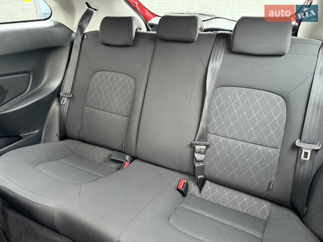 Червоний Кіа Ріо, об'ємом двигуна 1.4 л та пробігом 77 тис. км за 9900 $, фото 14 на Automoto.ua