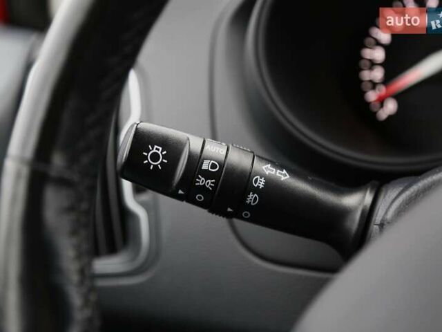 Красный Киа Рио, объемом двигателя 1.4 л и пробегом 77 тыс. км за 12000 $, фото 19 на Automoto.ua