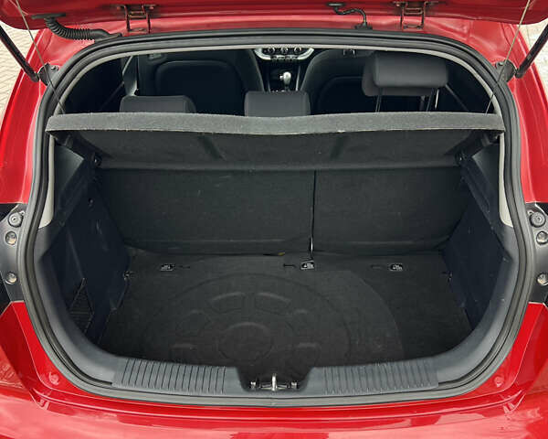 Красный Киа Рио, объемом двигателя 1.4 л и пробегом 77 тыс. км за 12200 $, фото 7 на Automoto.ua