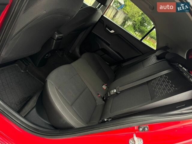 Красный Киа Рио, объемом двигателя 1.4 л и пробегом 23 тыс. км за 15500 $, фото 74 на Automoto.ua