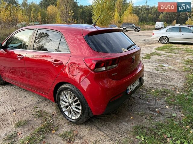 Красный Киа Рио, объемом двигателя 1.37 л и пробегом 100 тыс. км за 14500 $, фото 5 на Automoto.ua