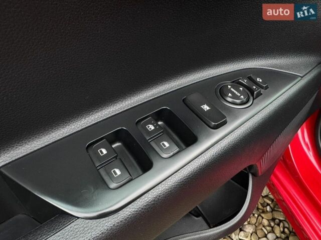 Красный Киа Рио, объемом двигателя 1.4 л и пробегом 23 тыс. км за 15500 $, фото 42 на Automoto.ua