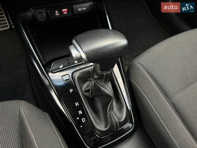 Красный Киа Рио, объемом двигателя 1.4 л и пробегом 23 тыс. км за 15500 $, фото 67 на Automoto.ua