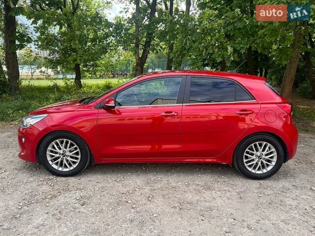 Красный Киа Рио, объемом двигателя 1.37 л и пробегом 83 тыс. км за 13000 $, фото 4 на Automoto.ua