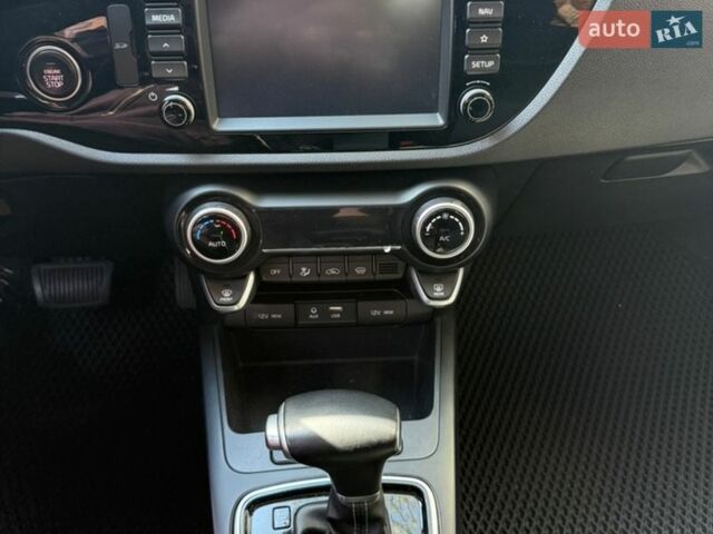 Красный Киа Рио, объемом двигателя 1.59 л и пробегом 79 тыс. км за 15000 $, фото 5 на Automoto.ua