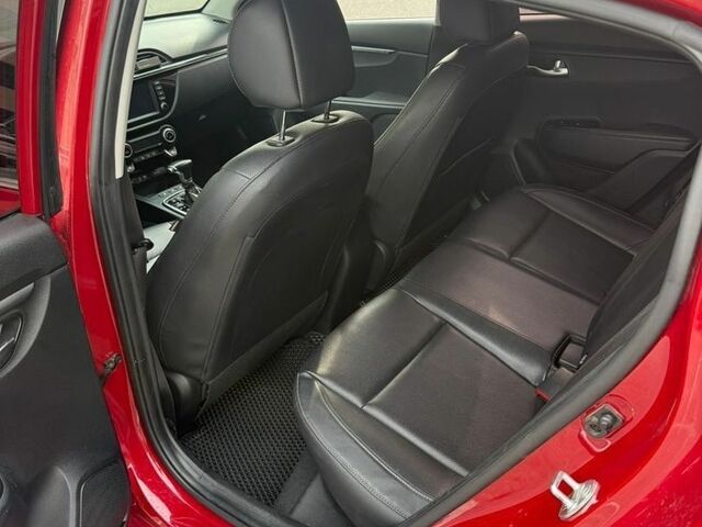 Красный Киа Рио, объемом двигателя 1.59 л и пробегом 82 тыс. км за 13500 $, фото 9 на Automoto.ua