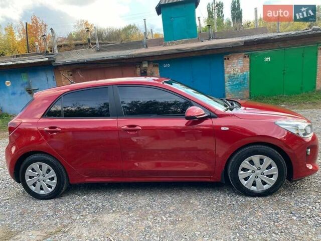 Красный Киа Рио, объемом двигателя 1.37 л и пробегом 86 тыс. км за 13000 $, фото 3 на Automoto.ua