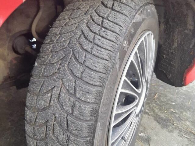 Червоний Кіа Ріо, об'ємом двигуна 1.3 л та пробігом 323 тис. км за 2200 $, фото 12 на Automoto.ua