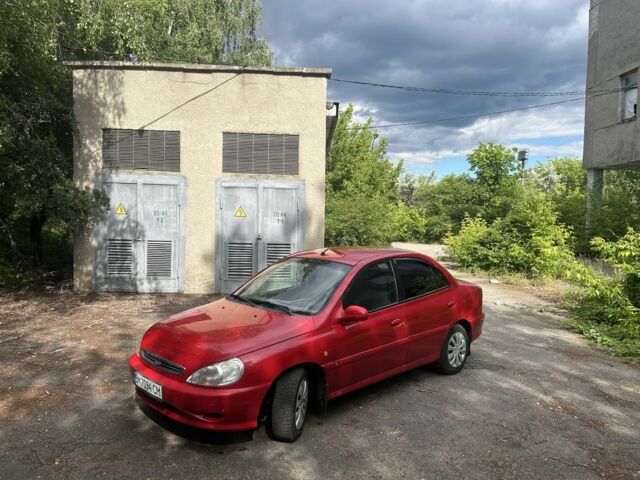 Красный Киа Рио, объемом двигателя 1.3 л и пробегом 300 тыс. км за 2200 $, фото 1 на Automoto.ua