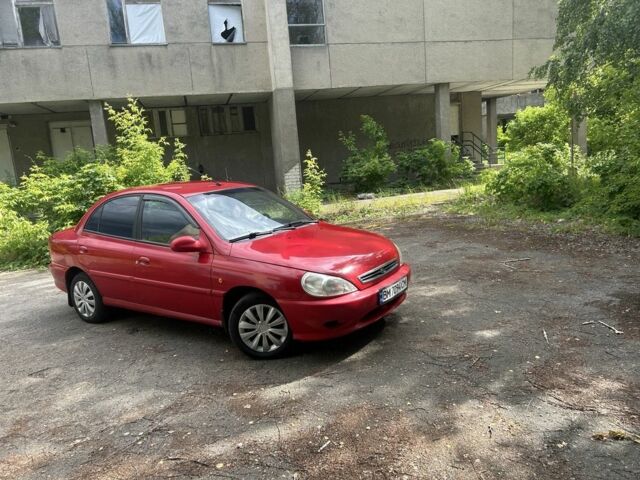 Красный Киа Рио, объемом двигателя 1.3 л и пробегом 300 тыс. км за 2200 $, фото 3 на Automoto.ua