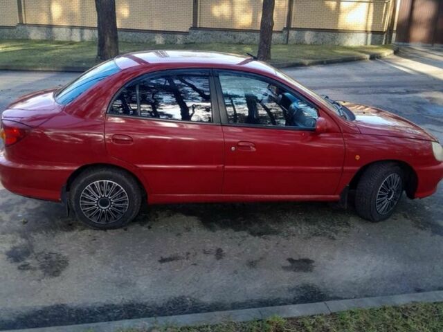 Червоний Кіа Ріо, об'ємом двигуна 1.3 л та пробігом 323 тис. км за 2200 $, фото 1 на Automoto.ua