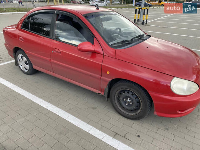 Червоний Кіа Ріо, об'ємом двигуна 1.34 л та пробігом 322 тис. км за 1300 $, фото 3 на Automoto.ua