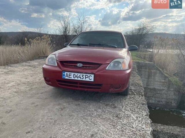 Красный Киа Рио, объемом двигателя 1.3 л и пробегом 40 тыс. км за 2000 $, фото 3 на Automoto.ua