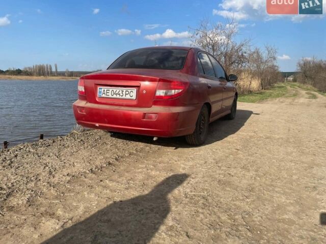 Червоний Кіа Ріо, об'ємом двигуна 1.3 л та пробігом 80 тис. км за 1500 $, фото 1 на Automoto.ua