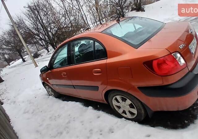 Красный Киа Рио, объемом двигателя 1.4 л и пробегом 143 тыс. км за 5000 $, фото 7 на Automoto.ua