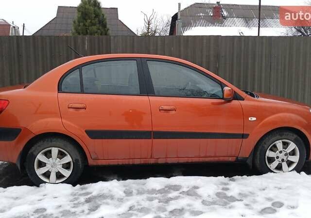 Красный Киа Рио, объемом двигателя 1.4 л и пробегом 143 тыс. км за 5000 $, фото 5 на Automoto.ua