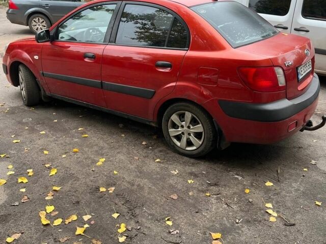 Червоний Кіа Ріо, об'ємом двигуна 1.3 л та пробігом 308 тис. км за 3403 $, фото 2 на Automoto.ua