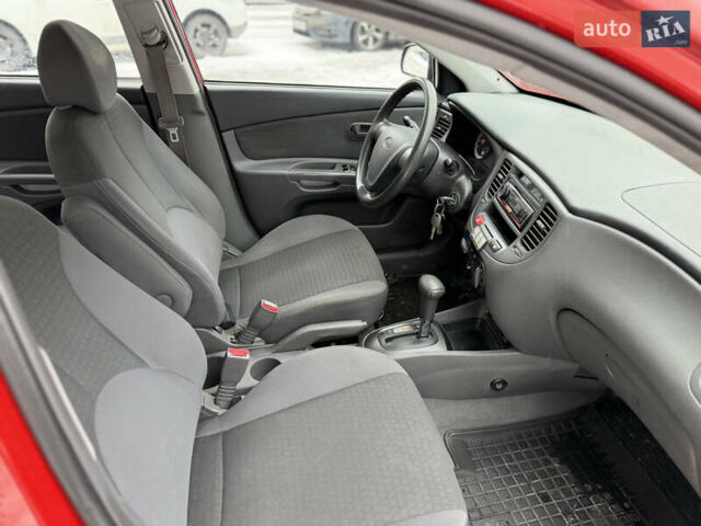 Красный Киа Рио, объемом двигателя 1.4 л и пробегом 244 тыс. км за 4950 $, фото 20 на Automoto.ua
