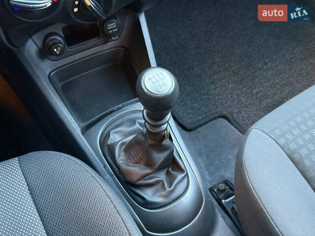 Красный Киа Рио, объемом двигателя 1.4 л и пробегом 272 тыс. км за 3999 $, фото 46 на Automoto.ua