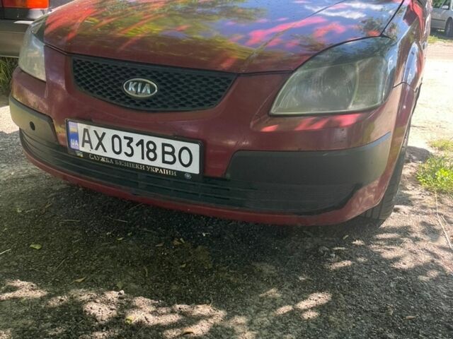 Красный Киа Рио, объемом двигателя 1.4 л и пробегом 249 тыс. км за 2600 $, фото 4 на Automoto.ua