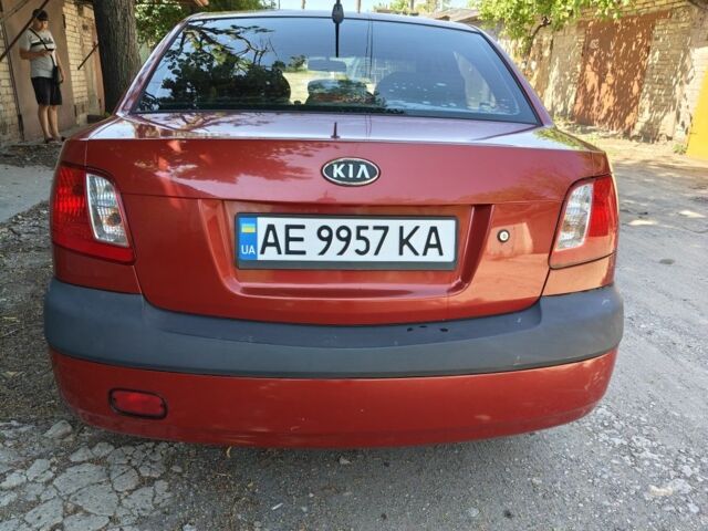 Красный Киа Рио, объемом двигателя 1.4 л и пробегом 215 тыс. км за 4625 $, фото 6 на Automoto.ua