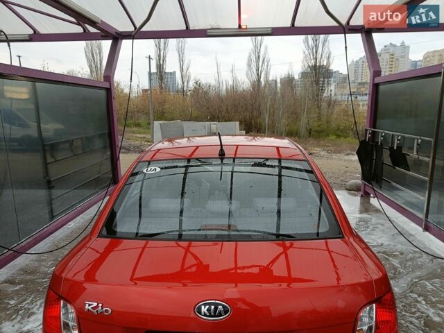 Красный Киа Рио, объемом двигателя 1.3 л и пробегом 230 тыс. км за 4500 $, фото 10 на Automoto.ua