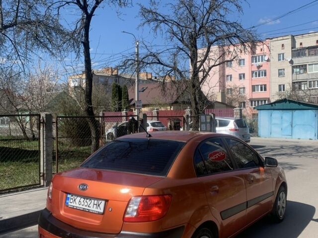 Красный Киа Рио, объемом двигателя 1.5 л и пробегом 377 тыс. км за 3500 $, фото 9 на Automoto.ua