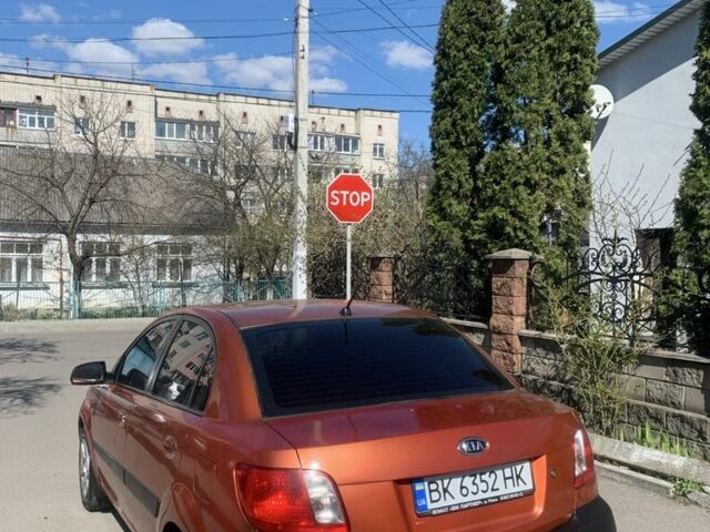 Красный Киа Рио, объемом двигателя 1.5 л и пробегом 377 тыс. км за 3500 $, фото 11 на Automoto.ua