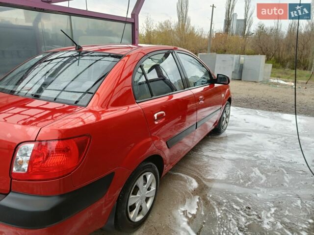 Красный Киа Рио, объемом двигателя 1.3 л и пробегом 230 тыс. км за 4500 $, фото 8 на Automoto.ua