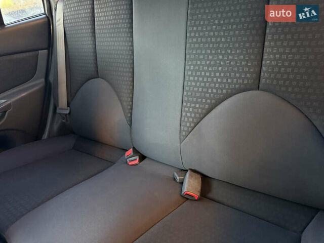 Красный Киа Рио, объемом двигателя 1.4 л и пробегом 272 тыс. км за 3999 $, фото 13 на Automoto.ua