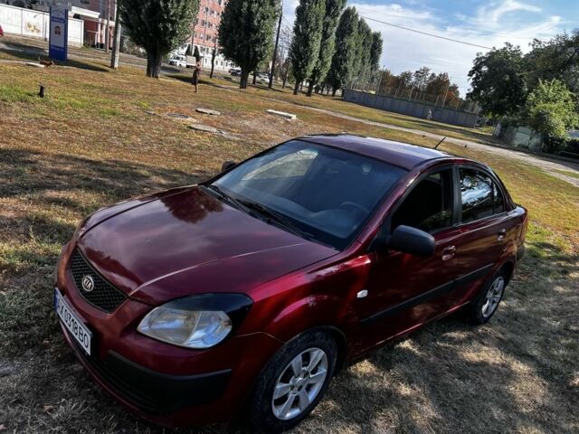 Красный Киа Рио, объемом двигателя 1.4 л и пробегом 255 тыс. км за 2806 $, фото 5 на Automoto.ua