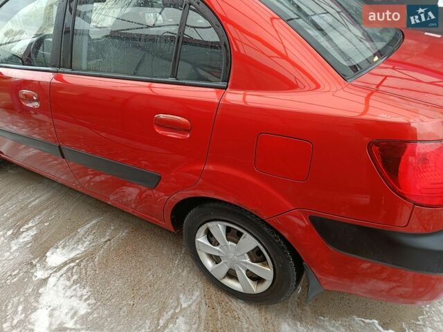 Красный Киа Рио, объемом двигателя 1.3 л и пробегом 230 тыс. км за 4500 $, фото 11 на Automoto.ua