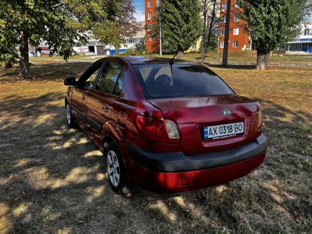 Красный Киа Рио, объемом двигателя 1.4 л и пробегом 255 тыс. км за 2806 $, фото 4 на Automoto.ua