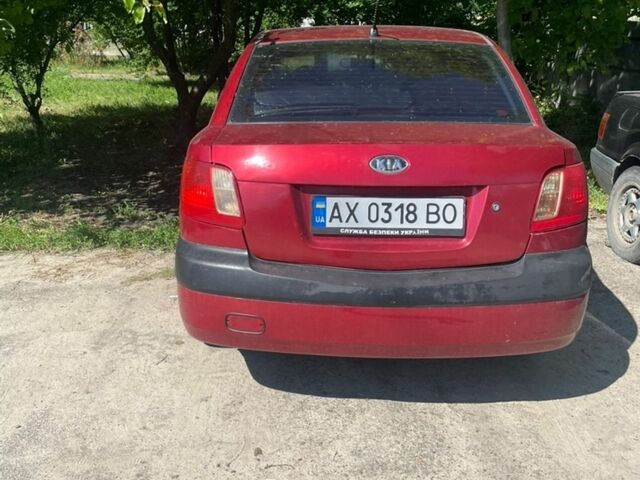 Красный Киа Рио, объемом двигателя 1.4 л и пробегом 249 тыс. км за 2600 $, фото 3 на Automoto.ua