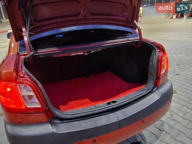 Красный Киа Рио, объемом двигателя 1.4 л и пробегом 185 тыс. км за 5000 $, фото 8 на Automoto.ua