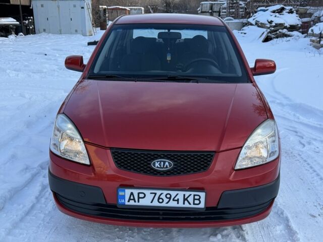 Червоний Кіа Ріо, об'ємом двигуна 1.4 л та пробігом 154 тис. км за 3950 $, фото 2 на Automoto.ua