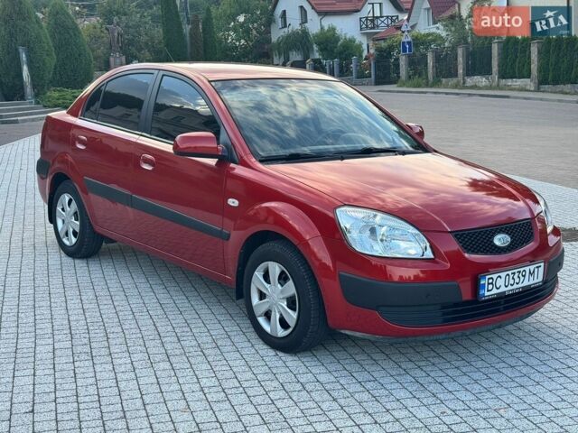 Червоний Кіа Ріо, об'ємом двигуна 1.4 л та пробігом 69 тис. км за 6400 $, фото 2 на Automoto.ua