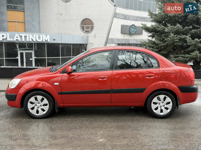 Червоний Кіа Ріо, об'ємом двигуна 1.4 л та пробігом 154 тис. км за 3600 $, фото 7 на Automoto.ua