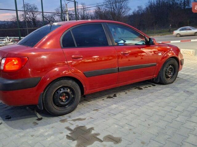 Красный Киа Рио, объемом двигателя 1.4 л и пробегом 185 тыс. км за 4500 $, фото 6 на Automoto.ua