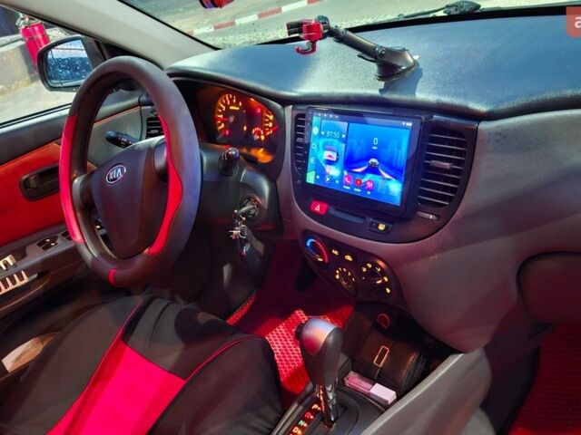 Красный Киа Рио, объемом двигателя 1.4 л и пробегом 185 тыс. км за 4500 $, фото 7 на Automoto.ua