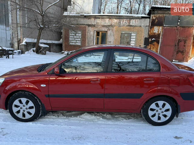 Червоний Кіа Ріо, об'ємом двигуна 1.4 л та пробігом 154 тис. км за 4200 $, фото 6 на Automoto.ua