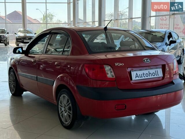 Красный Киа Рио, объемом двигателя 1.4 л и пробегом 190 тыс. км за 4490 $, фото 4 на Automoto.ua