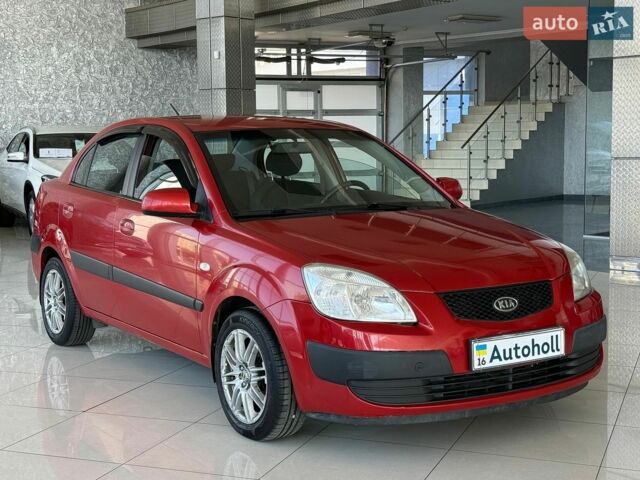 Красный Киа Рио, объемом двигателя 1.4 л и пробегом 190 тыс. км за 4490 $, фото 1 на Automoto.ua