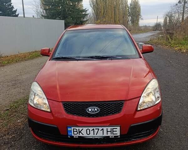 Червоний Кіа Ріо, об'ємом двигуна 1.49 л та пробігом 260 тис. км за 3950 $, фото 7 на Automoto.ua