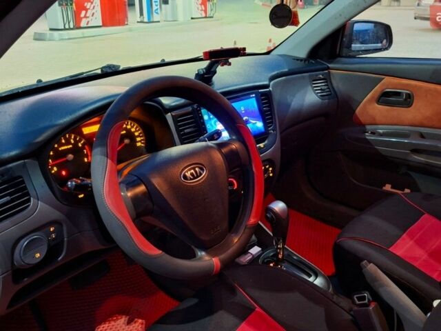 Красный Киа Рио, объемом двигателя 1.4 л и пробегом 185 тыс. км за 4500 $, фото 9 на Automoto.ua