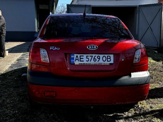 Червоний Кіа Ріо, об'ємом двигуна 1.4 л та пробігом 136 тис. км за 4200 $, фото 2 на Automoto.ua