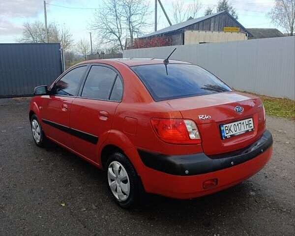 Червоний Кіа Ріо, об'ємом двигуна 1.49 л та пробігом 260 тис. км за 3950 $, фото 4 на Automoto.ua