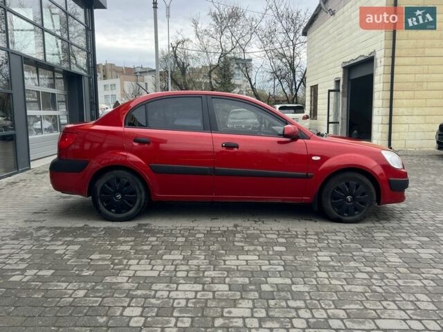 Красный Киа Рио, объемом двигателя 1.4 л и пробегом 274 тыс. км за 4100 $, фото 7 на Automoto.ua