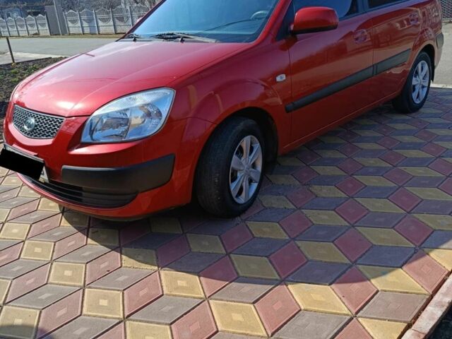 Червоний Кіа Ріо, об'ємом двигуна 1.4 л та пробігом 137 тис. км за 4600 $, фото 2 на Automoto.ua