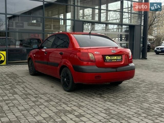 Красный Киа Рио, объемом двигателя 1.4 л и пробегом 274 тыс. км за 4100 $, фото 4 на Automoto.ua